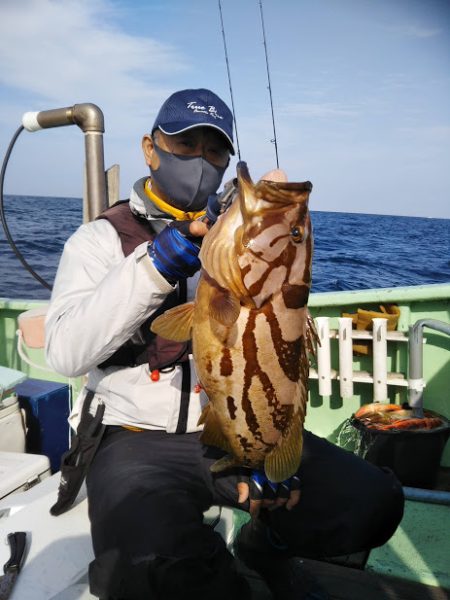 康仁丸・ジギング釣り果